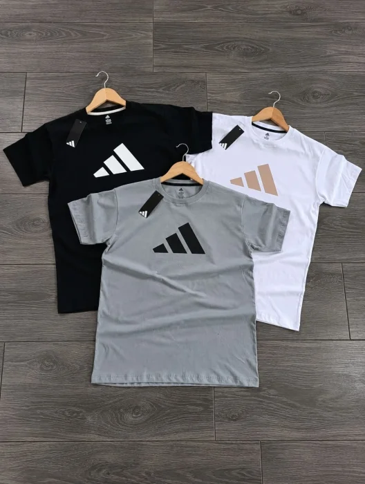 Remera Adi