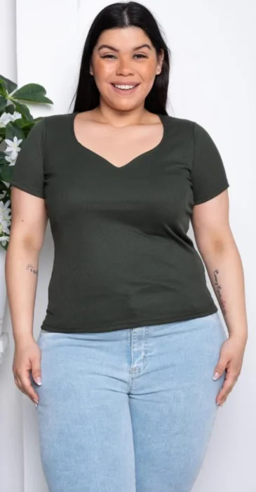 Remera Escote Corazón