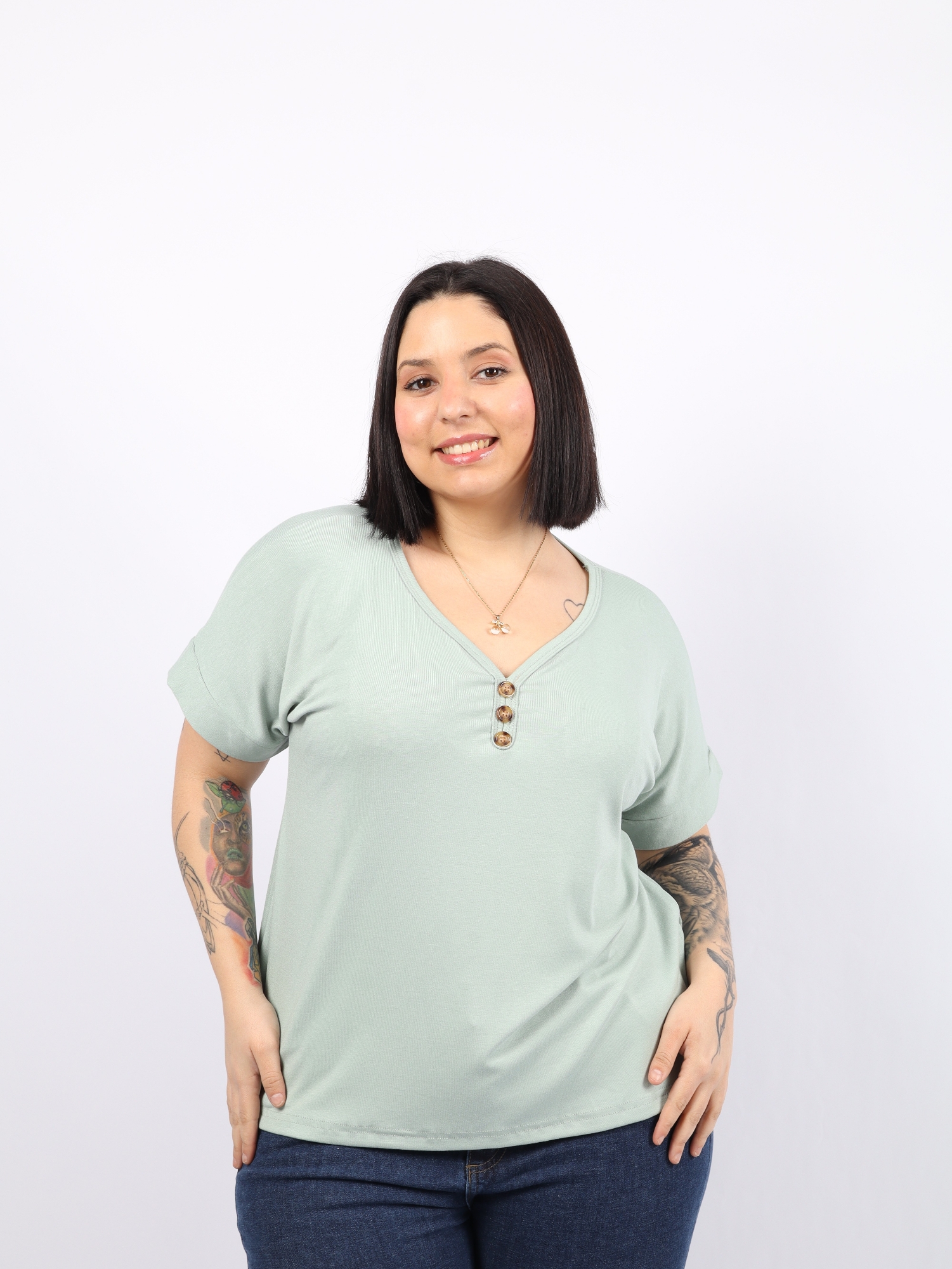 Remera  Valeria  Cuello  V!!! - Imagen 3