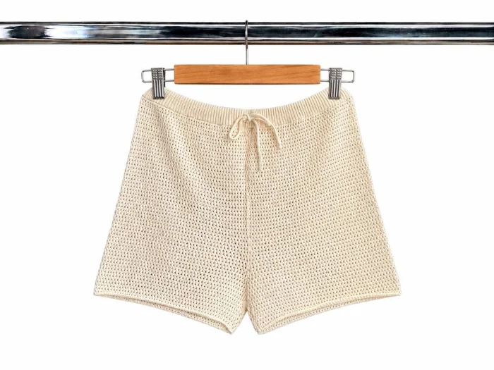 Short de Hilo Desagujado con Cordón Ajustable