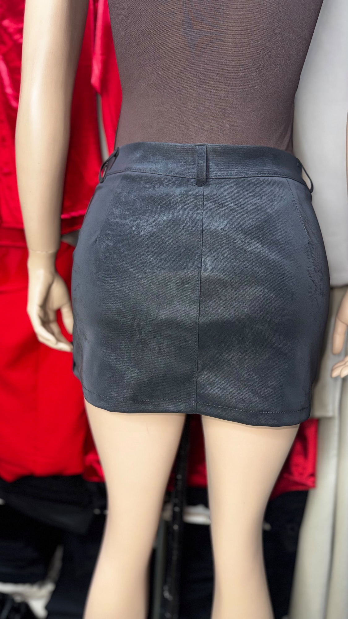Pollera Short C/tajo Adelante Gamuzado - Imagen 3