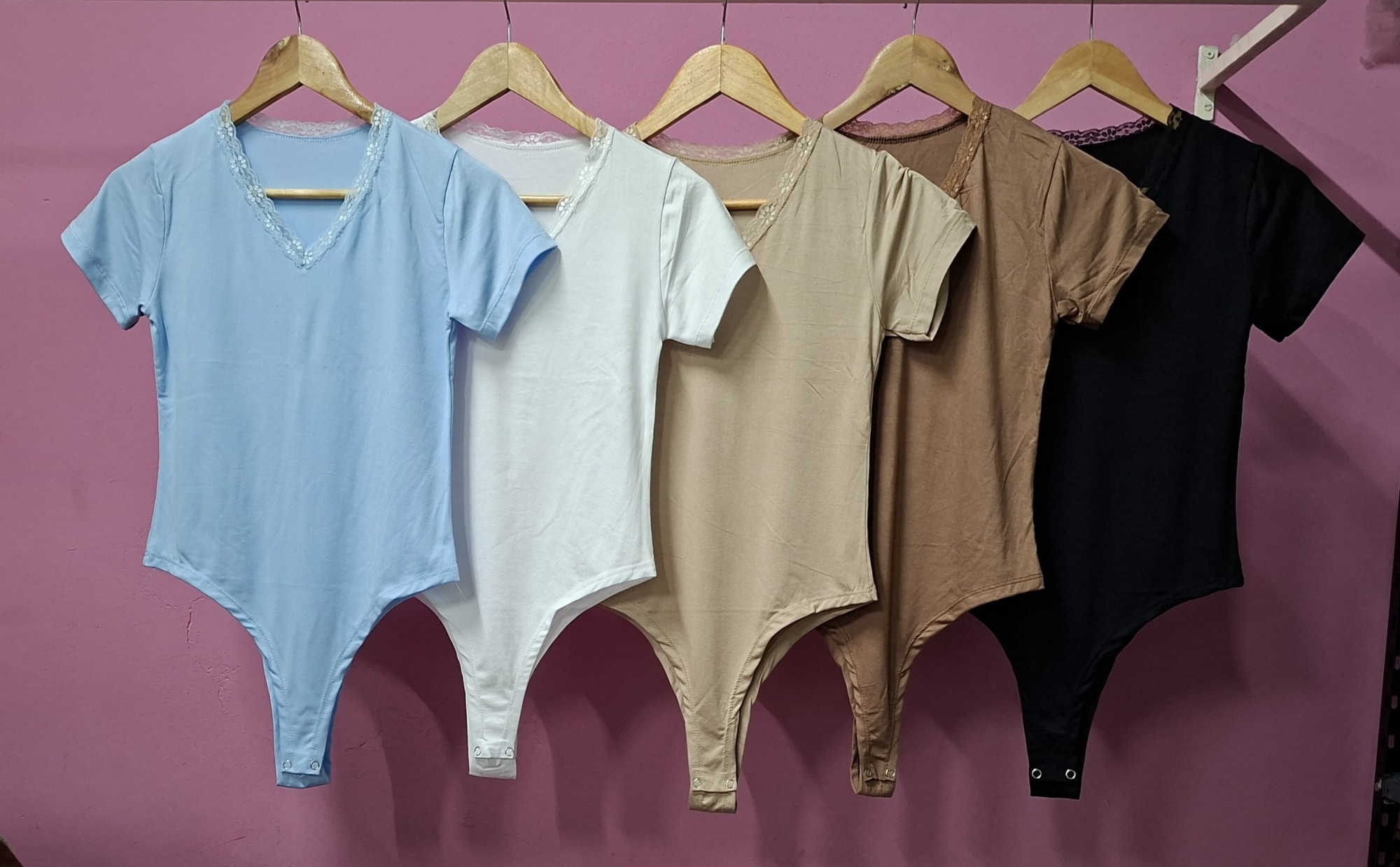 Body Cuello V con Puntilla - Imagen 3