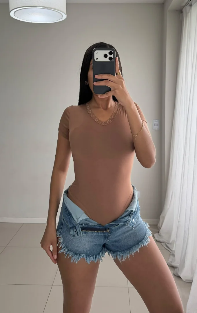 Body Cuello V con Puntilla - Imagen 1