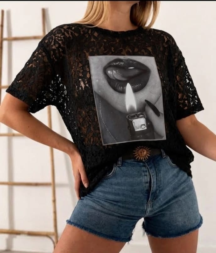 Remera con Encaje - Imagen 4