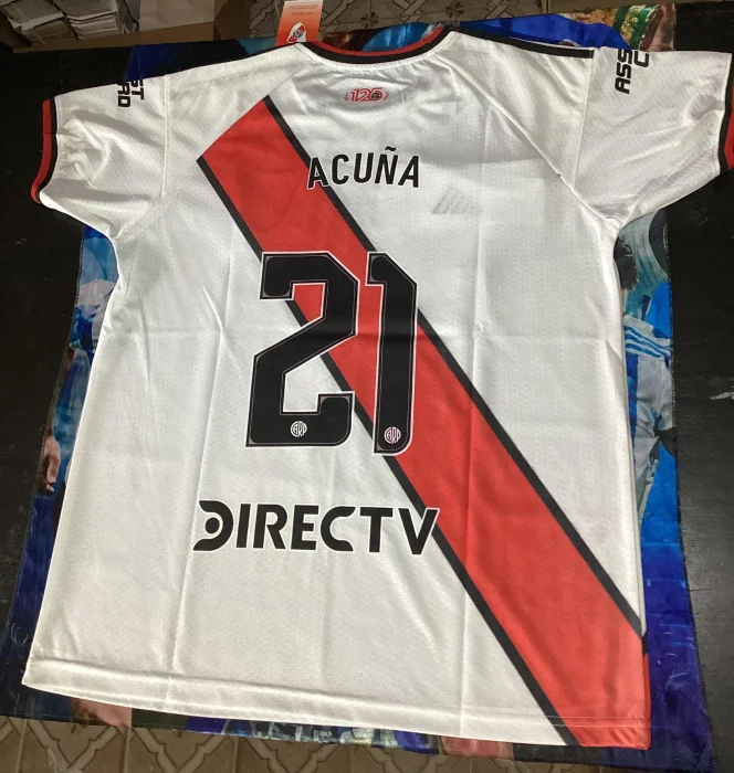 Camiseta de River con Dorsal de Acuña