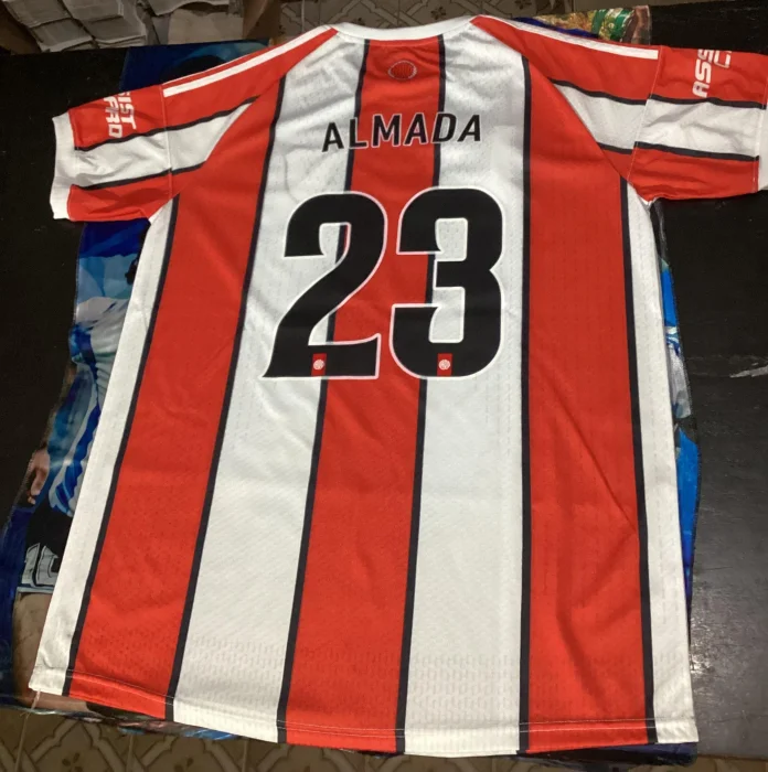 Camiseta Tricolor con Dorsal de Almada