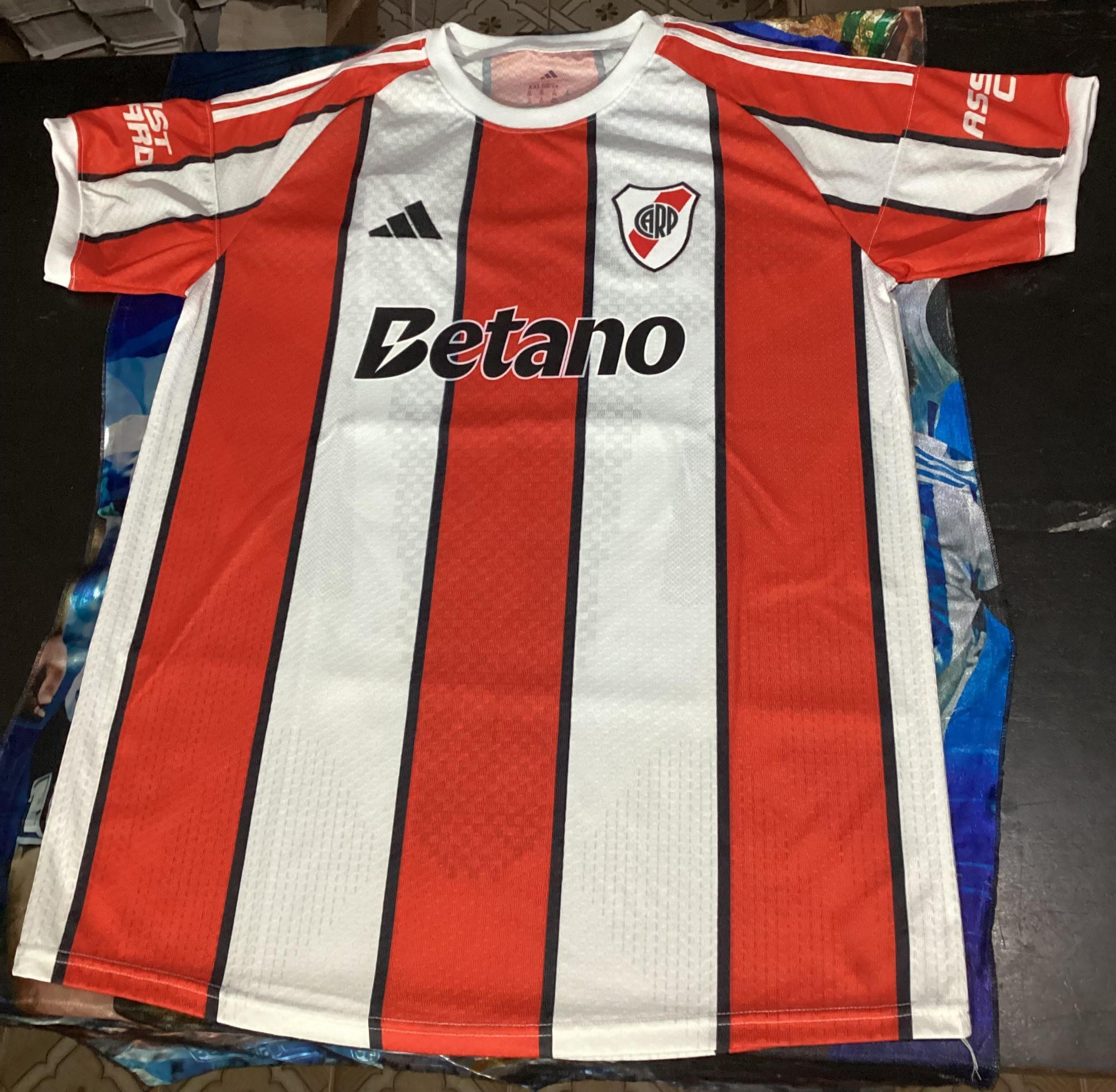 Camiseta Tricolor con Dorsal de Almada - Imagen 2