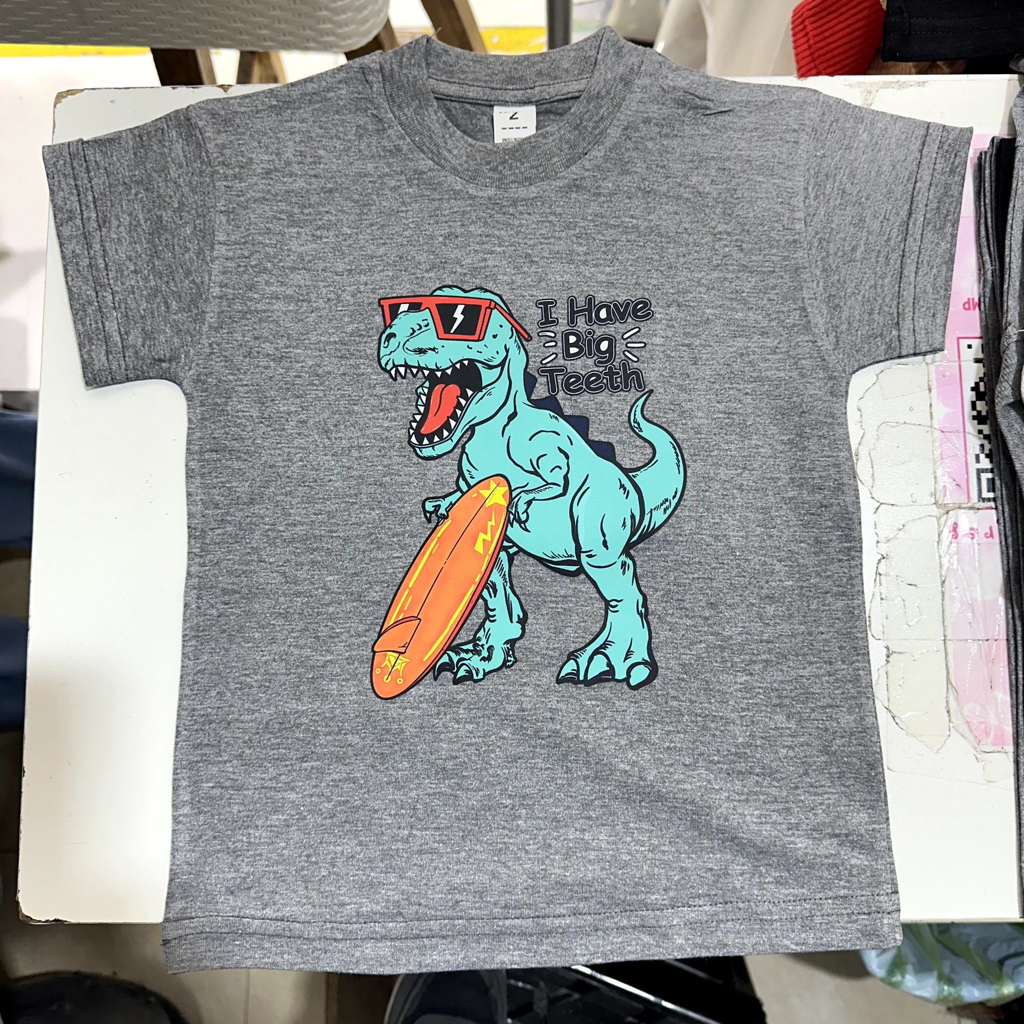 Remera Algodo Peinado Dinosaurio - Imagen 3