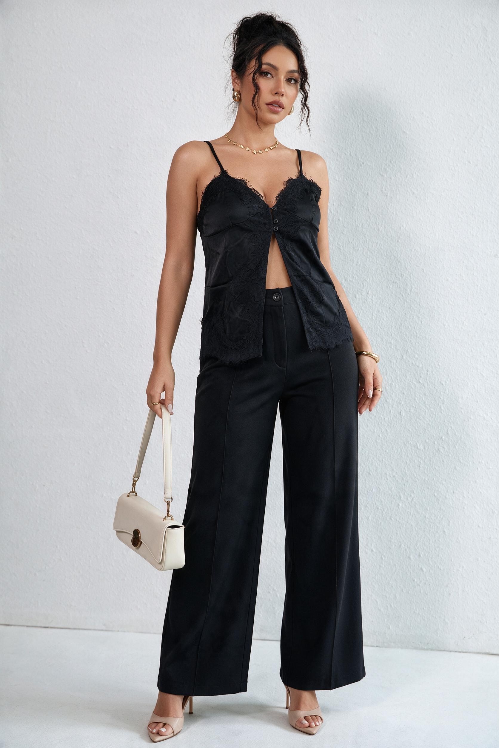 Top Lencero Sandra de Satén con Encaje - Modelos%20Fashion%20IA-1cf4e132-16de-4842-86f6-797f7985550f.jpg