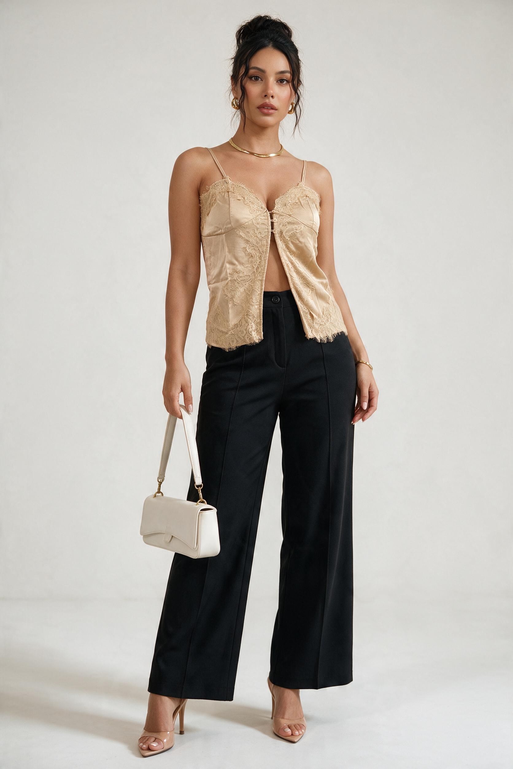 Top Lencero Sandra de Satén con Encaje - Modelos%20Fashion%20IA-924d998c-dbb4-4533-9f77-cfea0305641b.jpg