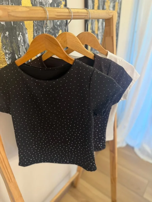 Remera de Microfibra con Strass Luci