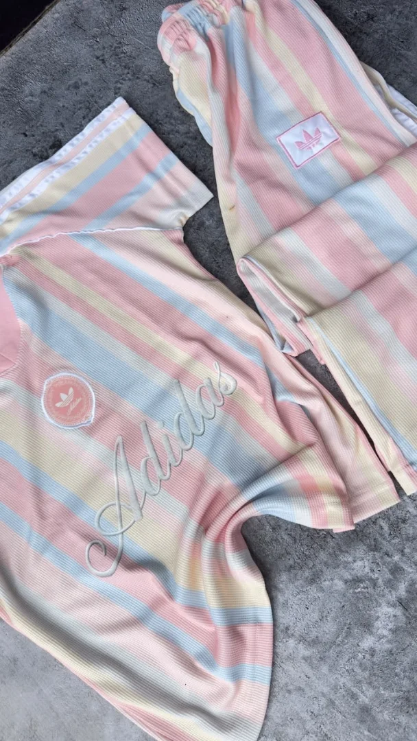 Conjunto Pastel - 706bf3bb-a3eb-4a3d-bb93-1d5f1ebb056a.jpeg