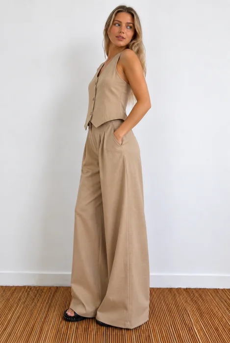 Conjunto Sastrero Chaleco y Pantalón
