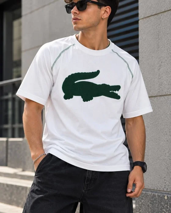 Remera Lacostee