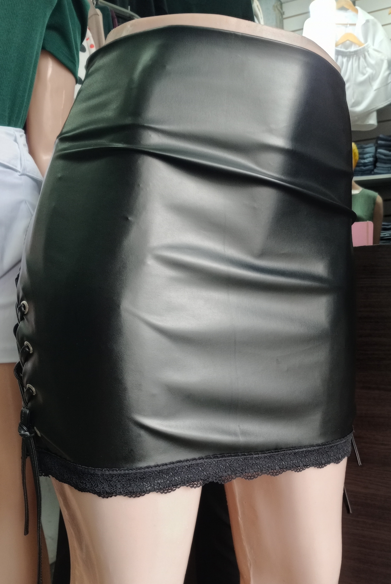 Pollera Eco-cuero con Puntilla/encaje - Imagen 3