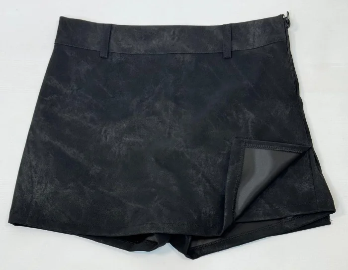 Pollera Short con Tajo al Costado. Gamuza
