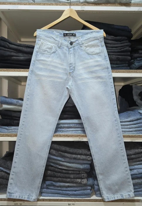 Jeans Mom Liso Celeste Bigote