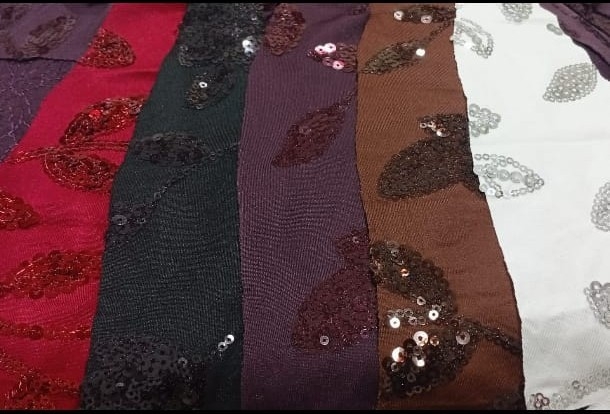 Conjunto Top y Mini con Bordado en Lentejuelas - Imagen 2
