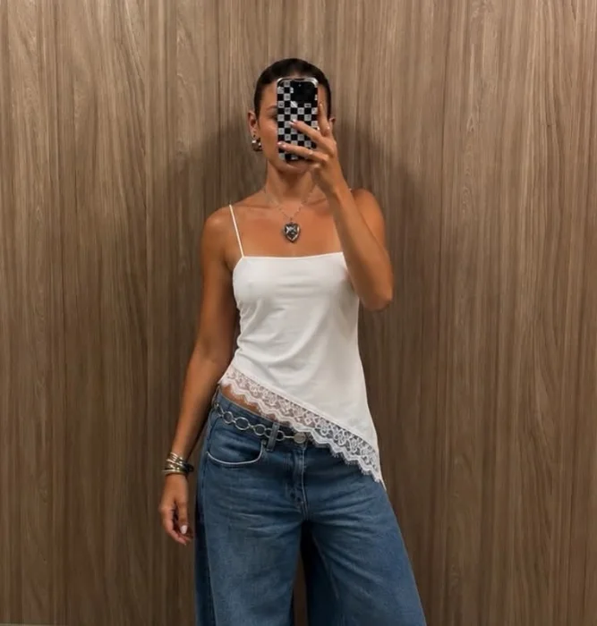 Blusa en Punta con Puntilla