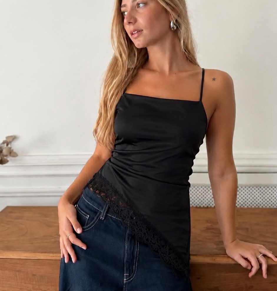 Blusa en Punta con Puntilla - Imagen 4