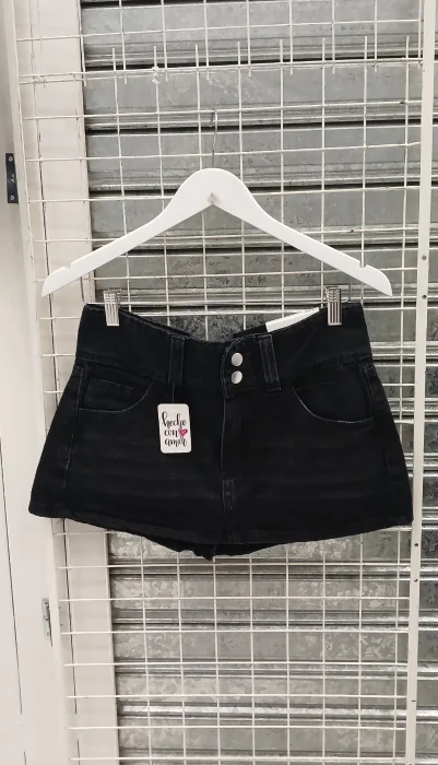 Short Pollera Negro con Bigotes Tiro bajo Denim Rigido Premium