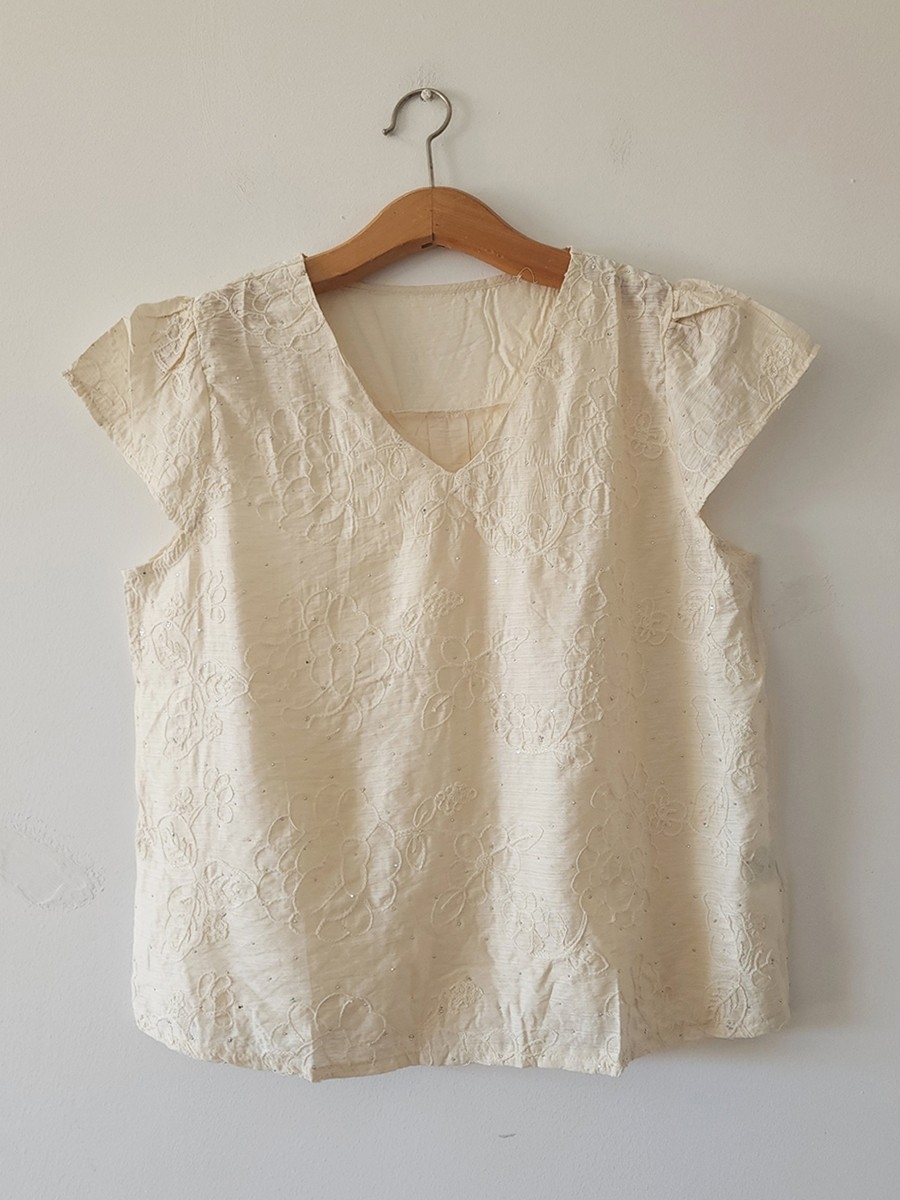 Remera Blusa Bordada con Strass Importada - Imagen 3