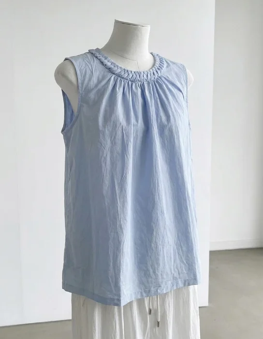 Blusa Musculosa Cuello Trenzado Importada