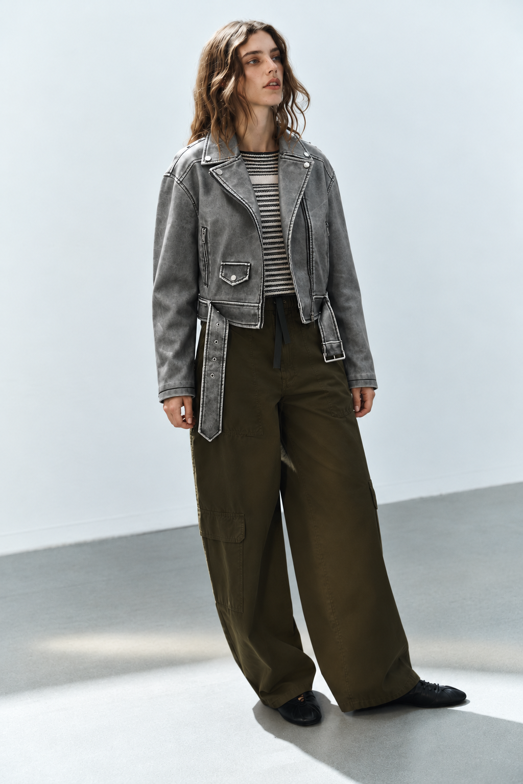 Campera Oversize Corta - be81e335-1daa-4d15-9858-6a6bf7e66e50.png