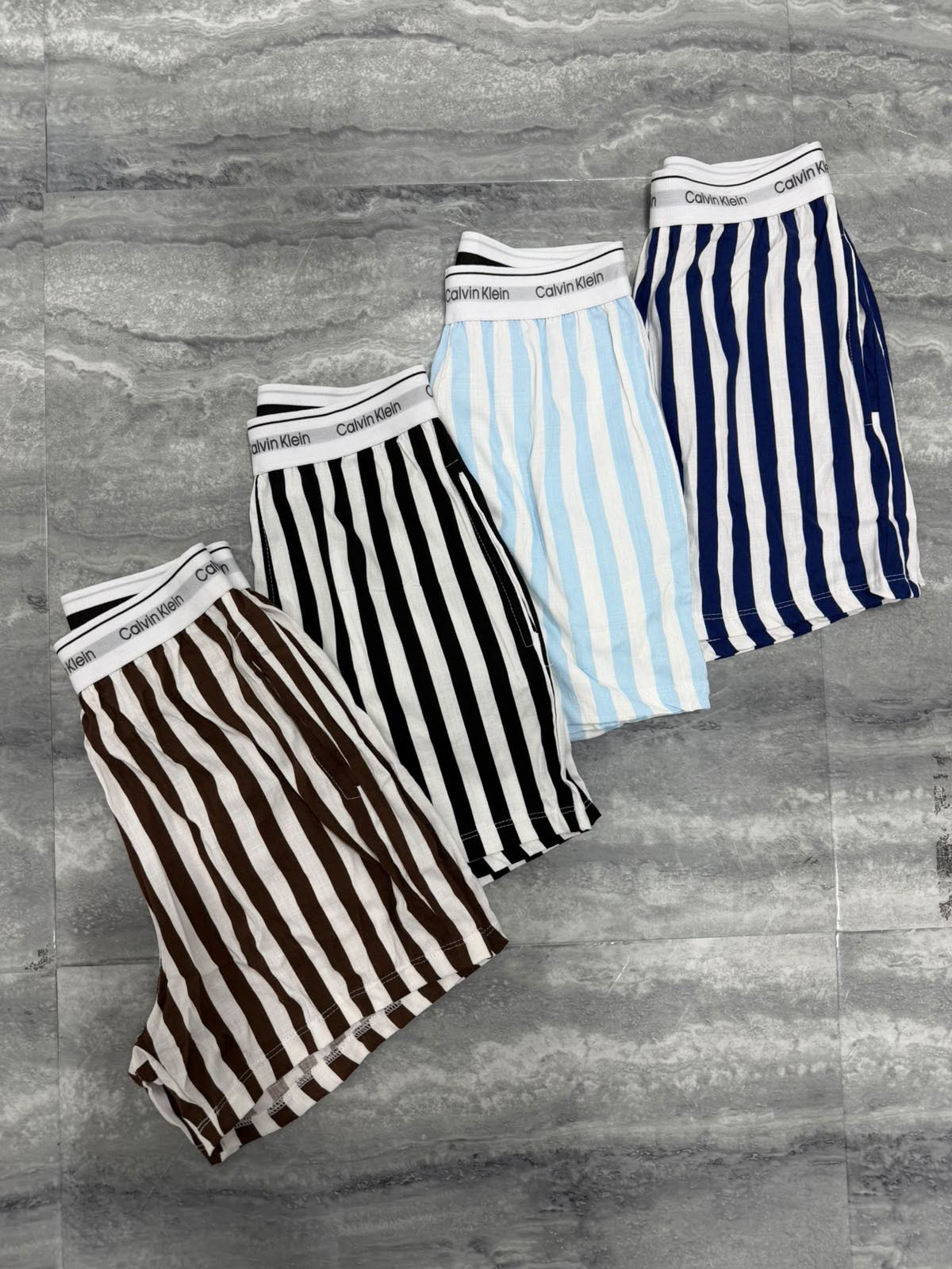 Short Rayado de Lino con Elástico - e6b300b4-87dc-484c-a2c5-000ee2154fec.jpeg