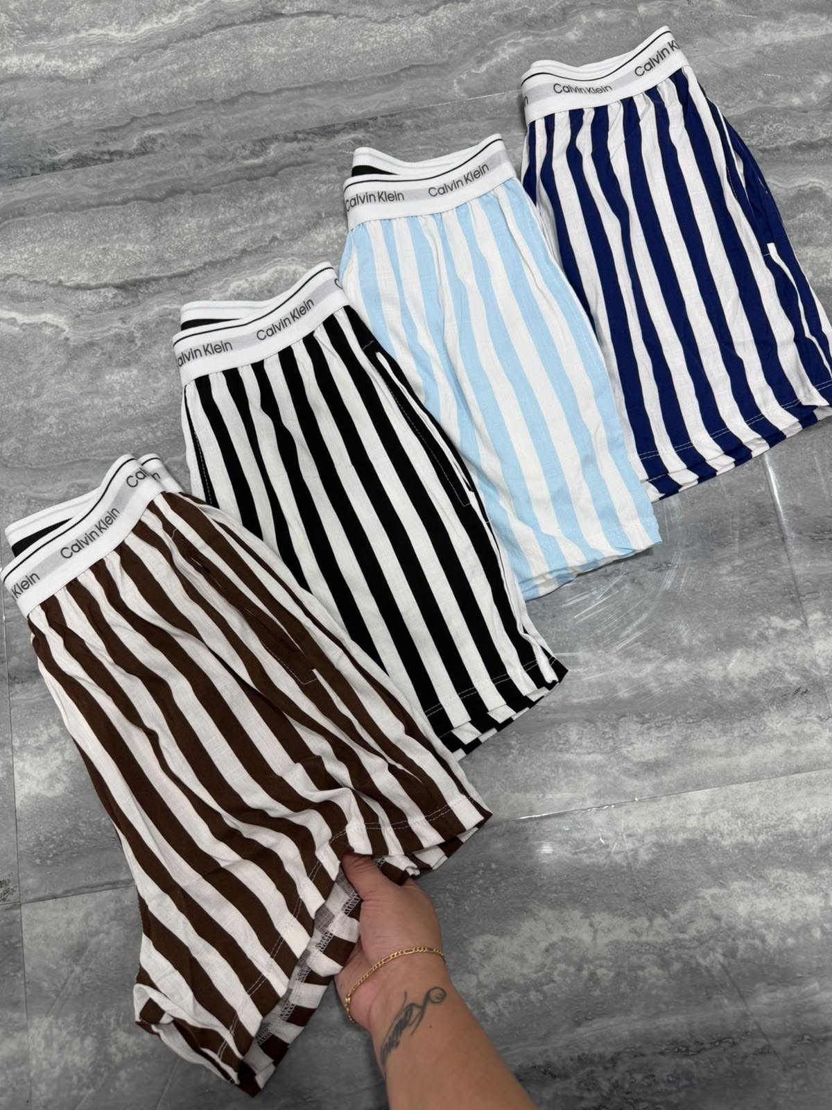 Short Rayado de Lino con Elástico - 2c096d1b-bc7d-4227-b1cb-5cb22de9c073.jpeg
