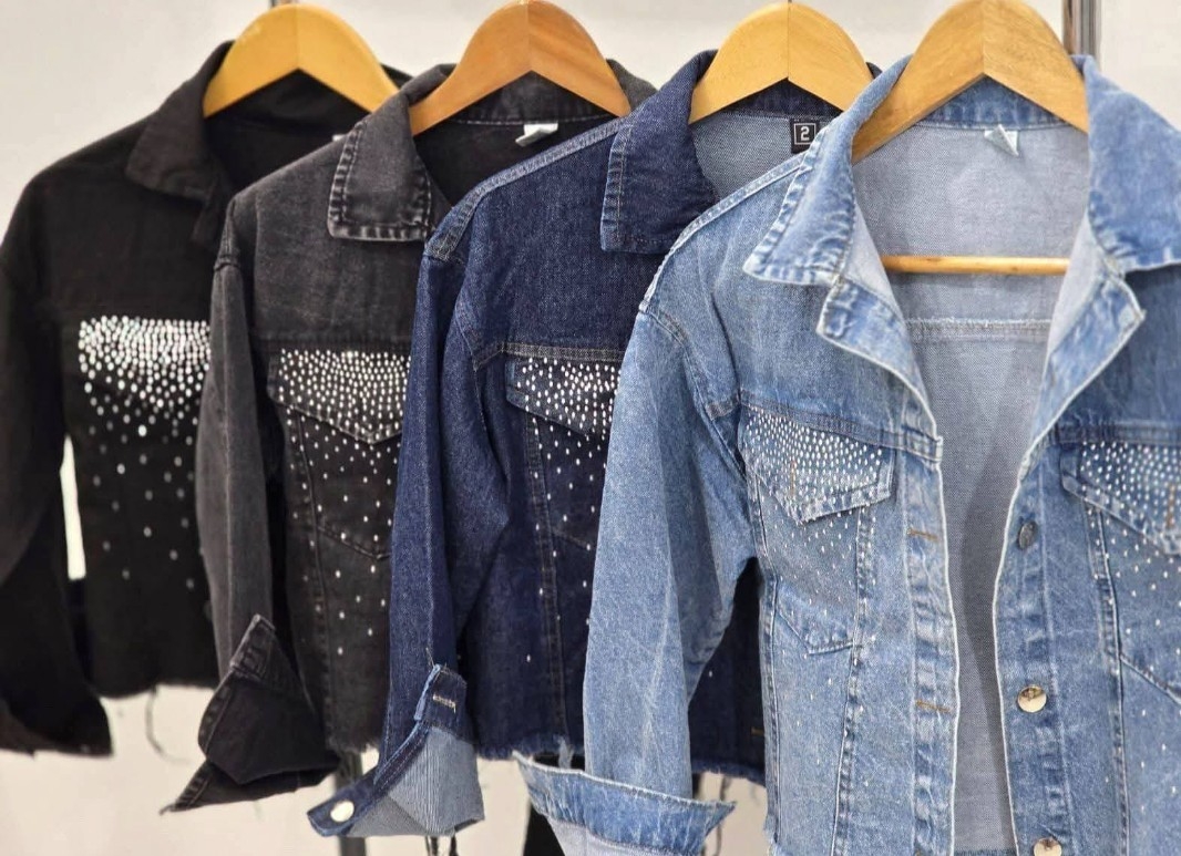 Campera de Jeans con Strass - Imagen 3