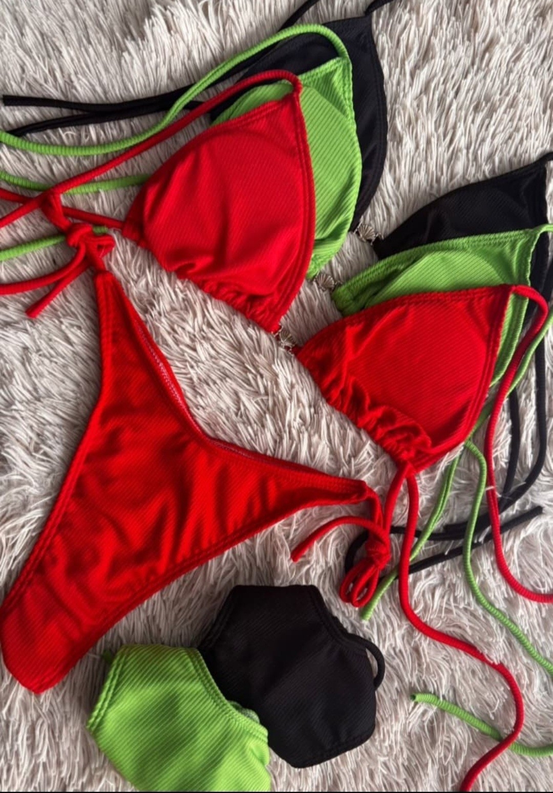 Promo!!, Bikinis - Imagen 2