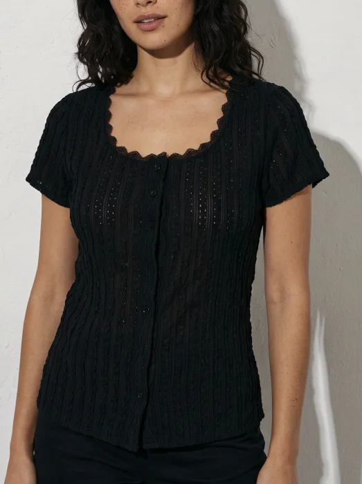 Remera C/ Botones Cuello Cuadrado