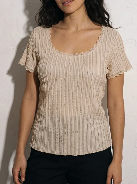 Remera Cuello Cuadrado