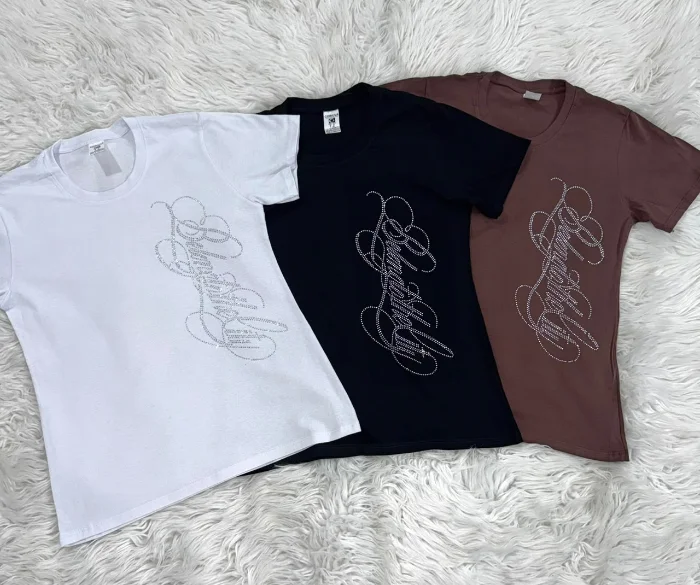  Remera Común Strass