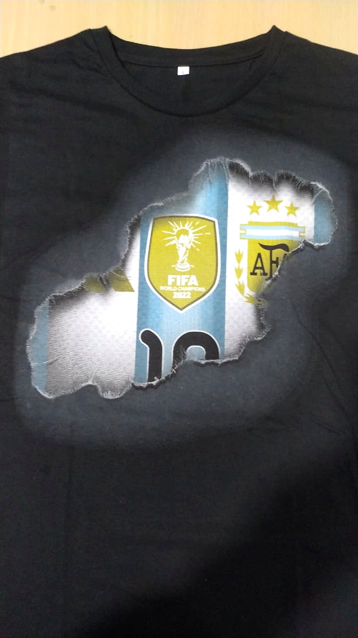Pedazo de Camiseta |  Remeras con Estilo y Personalidad - Cuello Redondo  | Alma Mía - Imagen%20de%20ChatGPT%2022%20oct%202026%2C%2003_42_41%20p.m.jpg