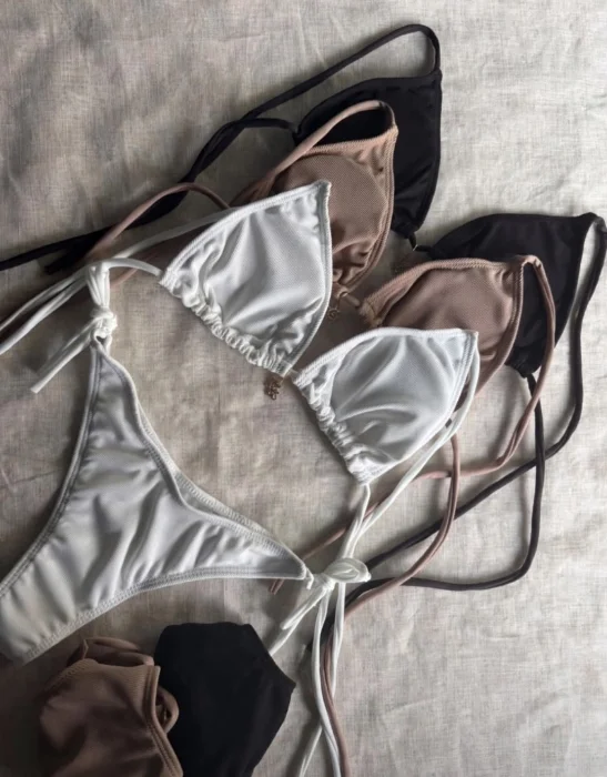 (art. 2145) Bikinis