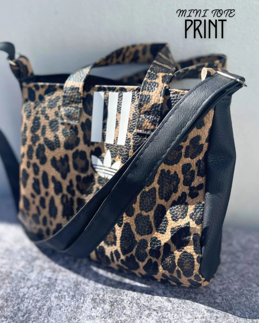 Cartera Adi Mini Tote Print - MINI%20TOTE%20PRINT%20(2).jpg
