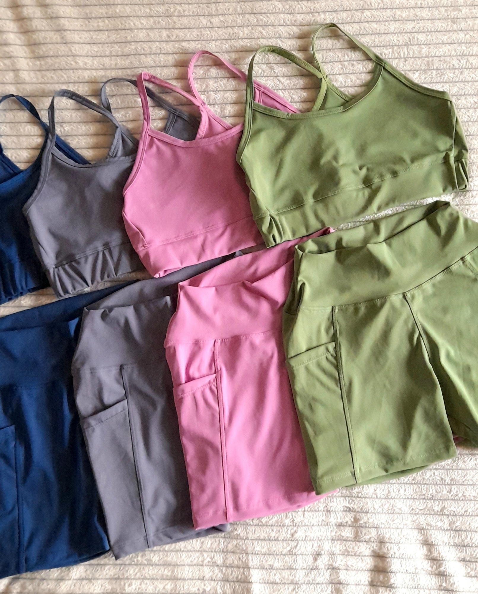 Conjunto Deportivos con Top y Short - Imagen 3
