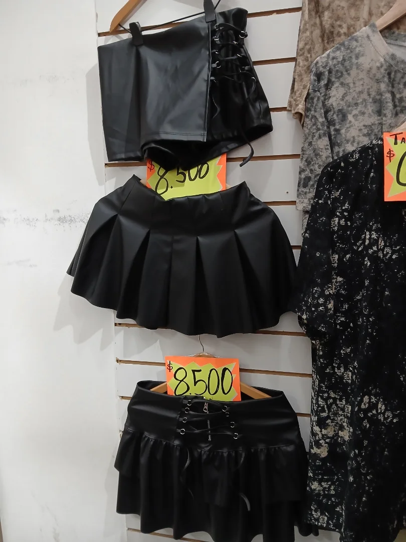 Short con Tapa Cuerina - Imagen 2
