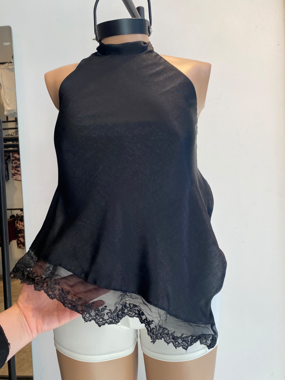 Top Halter Saten Plus Size - WhatsApp%20Image%202026-09-30%20at%2012.34.51%20(1).jpeg
