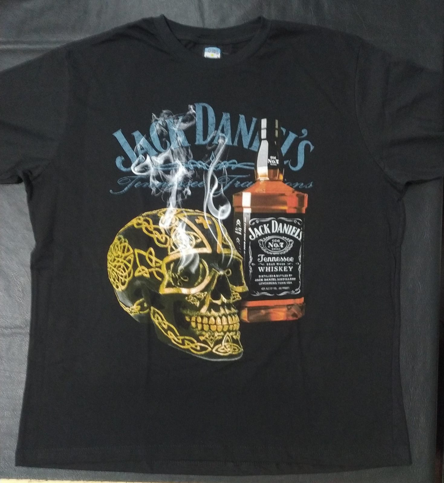 Jack Daniels y Guitarras - Alma Mía | Remeras con Estilo y Personalidad - Imagen%20de%20ChatGPT%2022%20oct%202026%2C%2003_14_16%20p.m.jpg