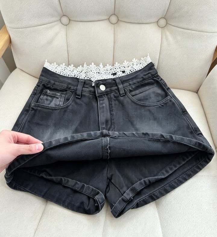 Short Pollera con Encaje Blanco - Imagen 2