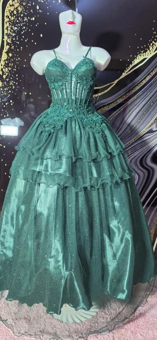 Vestido de 15 Años de 3 Piezas en Verde