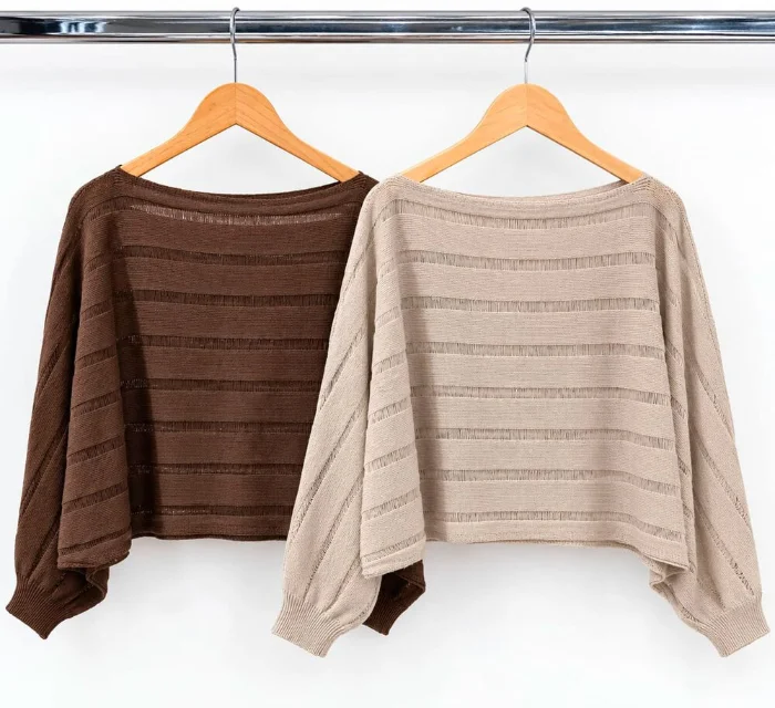 Suéter de Hilo Liviano Calado Oversize con Cuello Bote.
