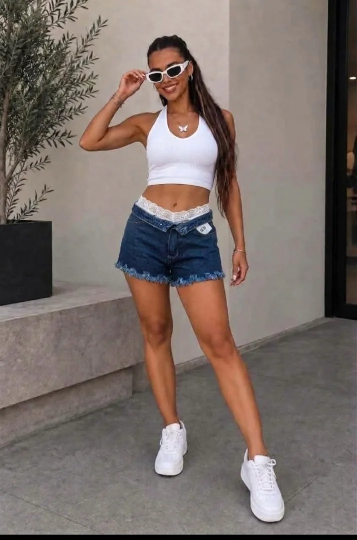 Short de Jeans con Puntilla - Imagen 2
