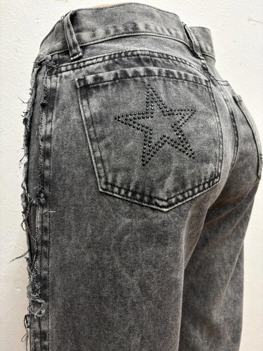 Wide Leg Rigido con Estrellas Atras