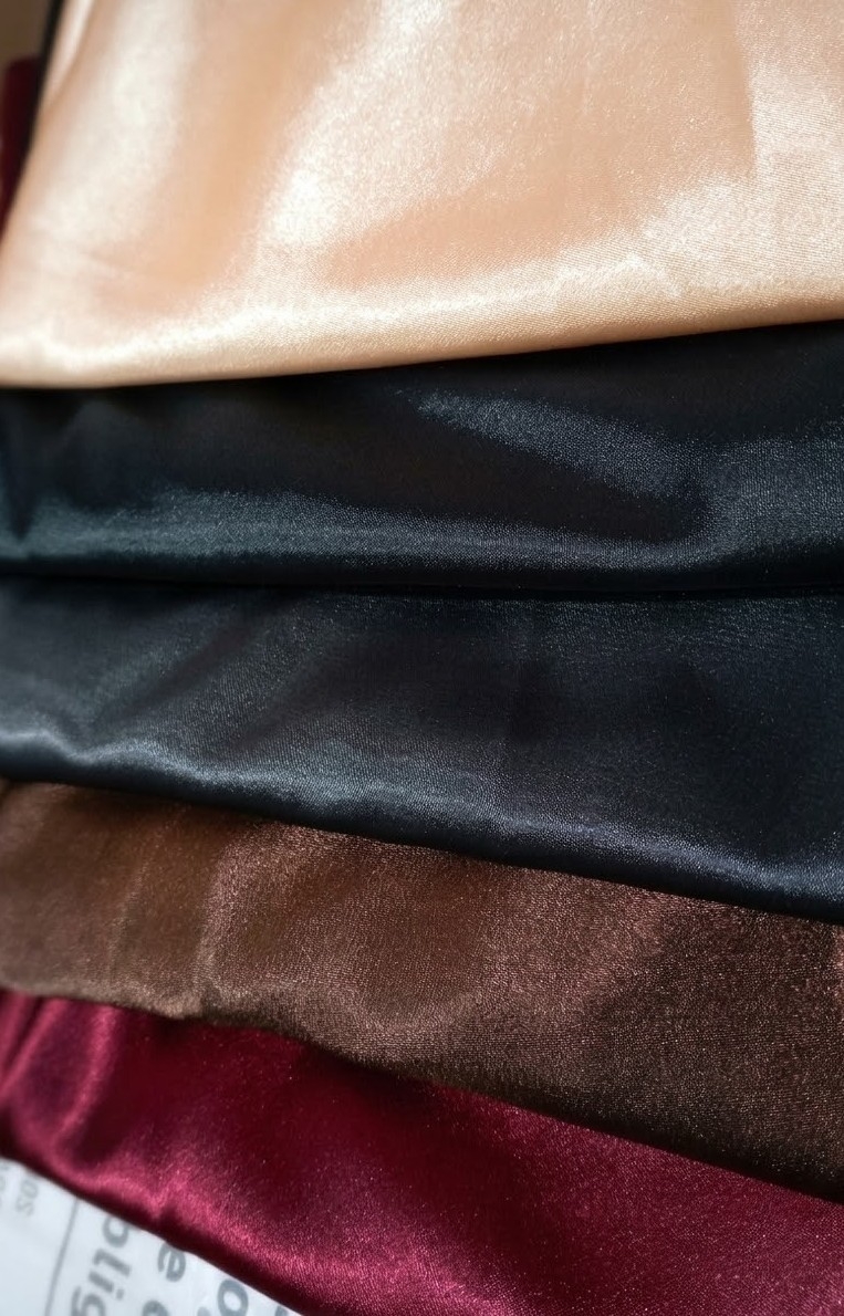 Pollera de Saten en 3/4 - Imagen 2
