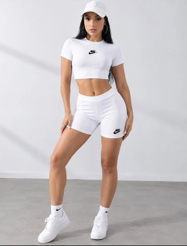 Conjunto con Logo - Imagen 3