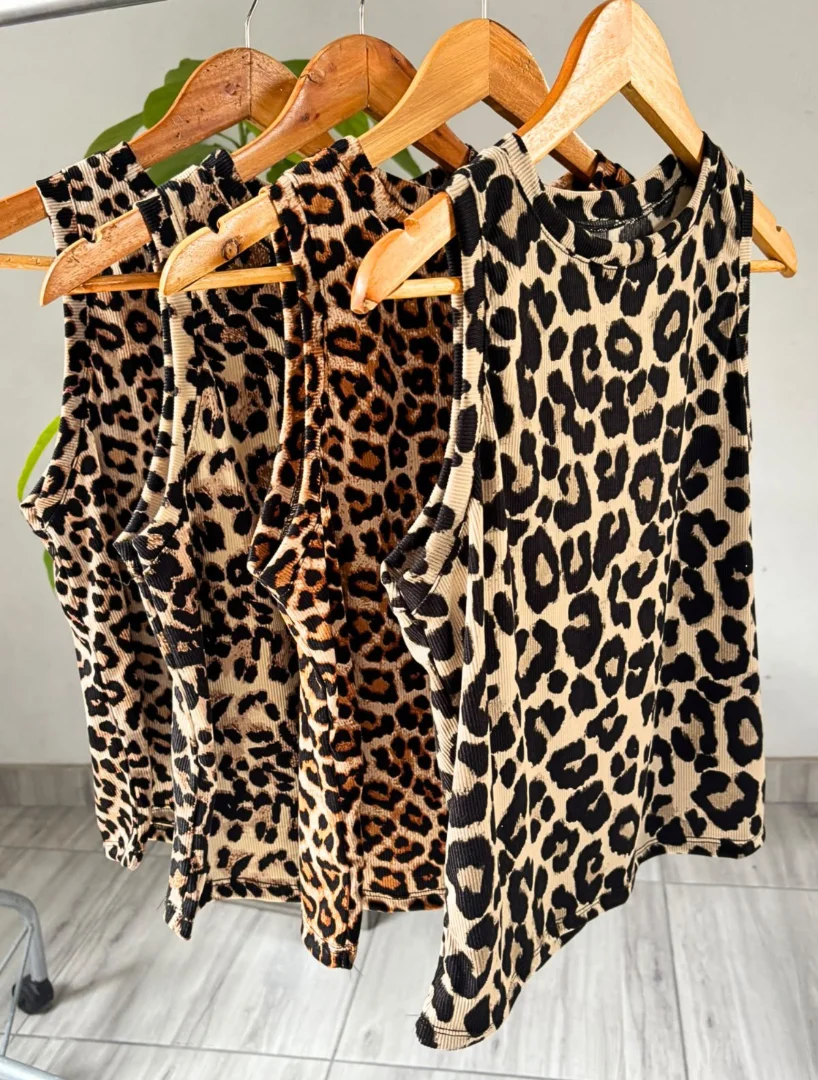 Musculosa Grande Animal Print - Imagen 1